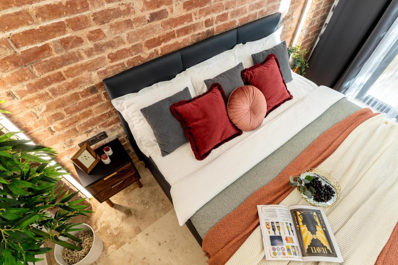 Luxury Living: Smart 2Br Apartment At Unirii Square ブカレスト エクステリア 写真